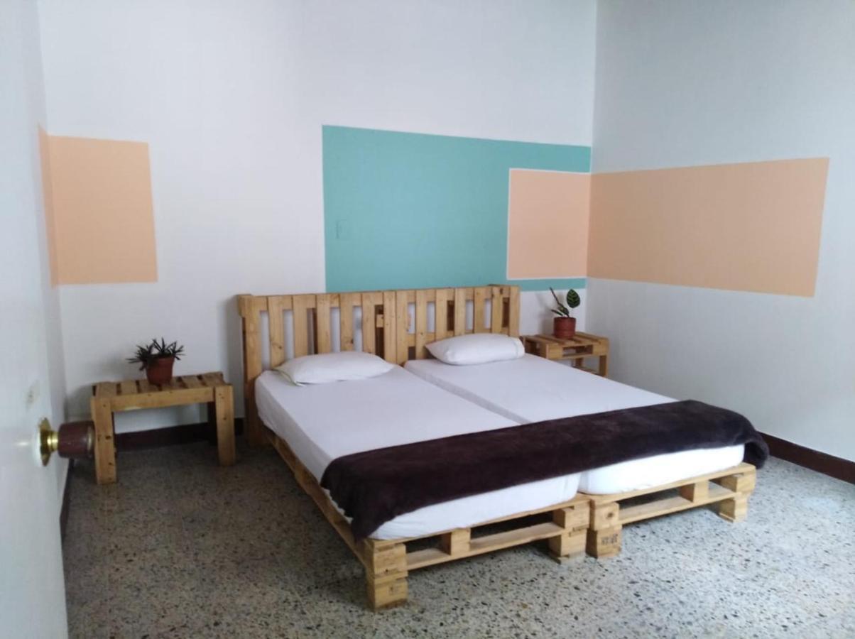 Hostal Rich 메딜린 외부 사진