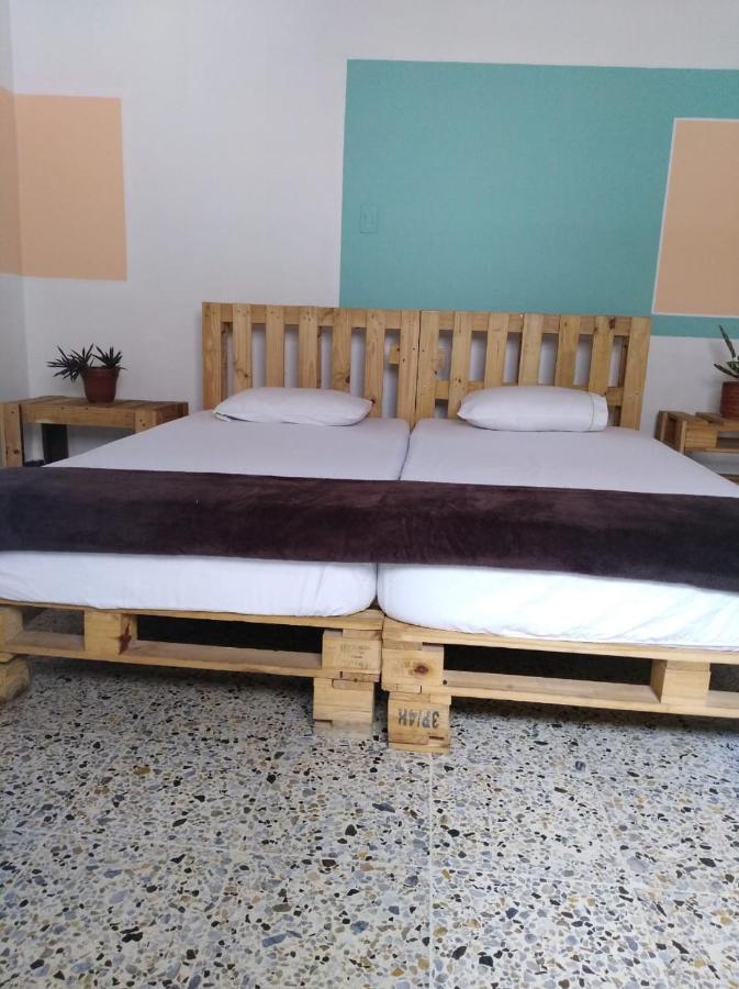 Hostal Rich 메딜린 외부 사진