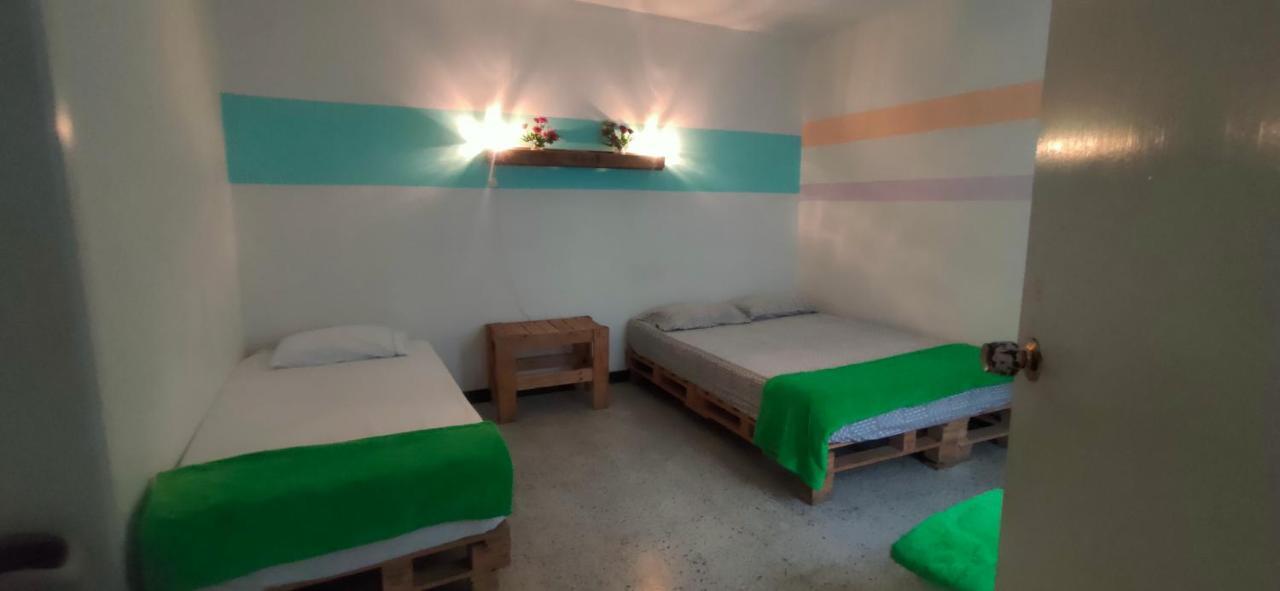 Hostal Rich 메딜린 외부 사진