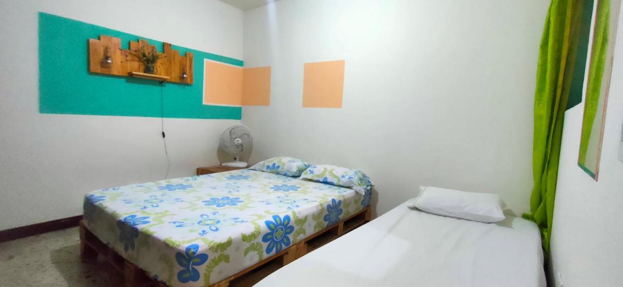 Hostal Rich 메딜린 외부 사진