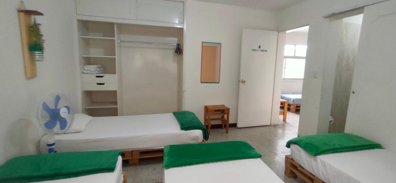 Hostal Rich 메딜린 외부 사진