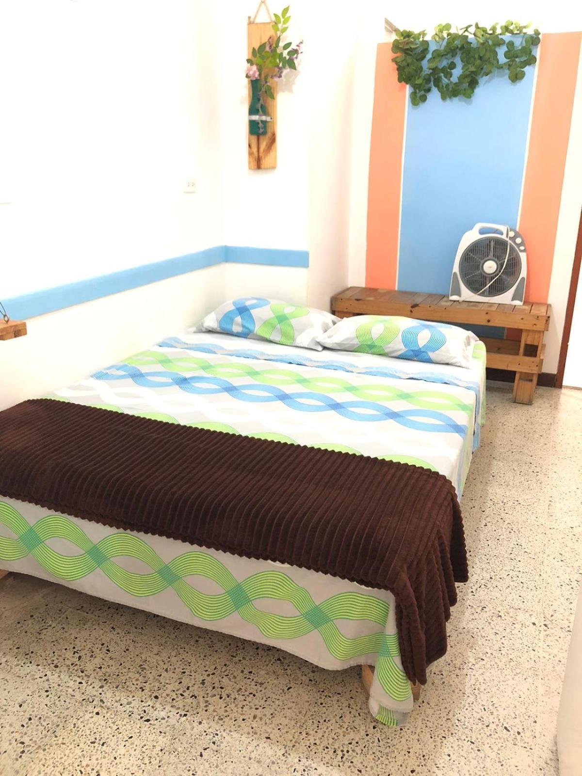 Hostal Rich 메딜린 외부 사진