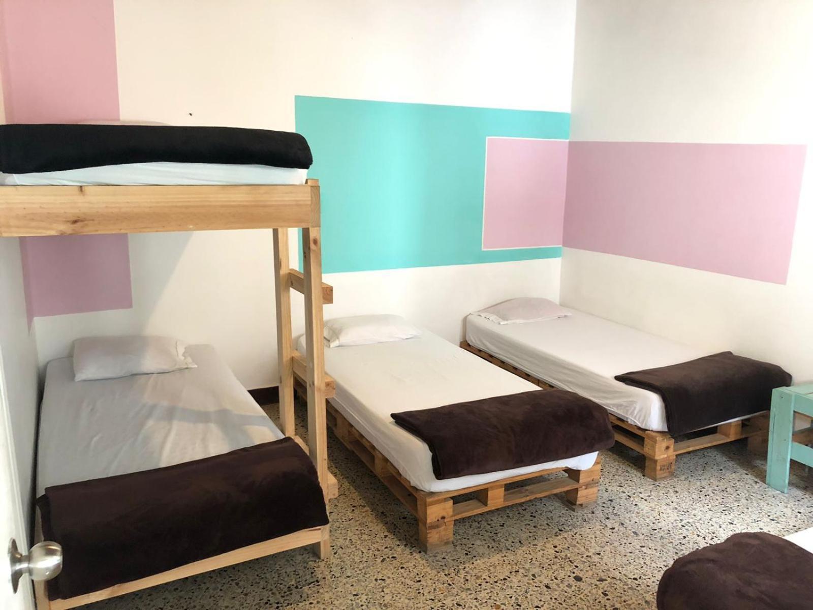 Hostal Rich 메딜린 외부 사진