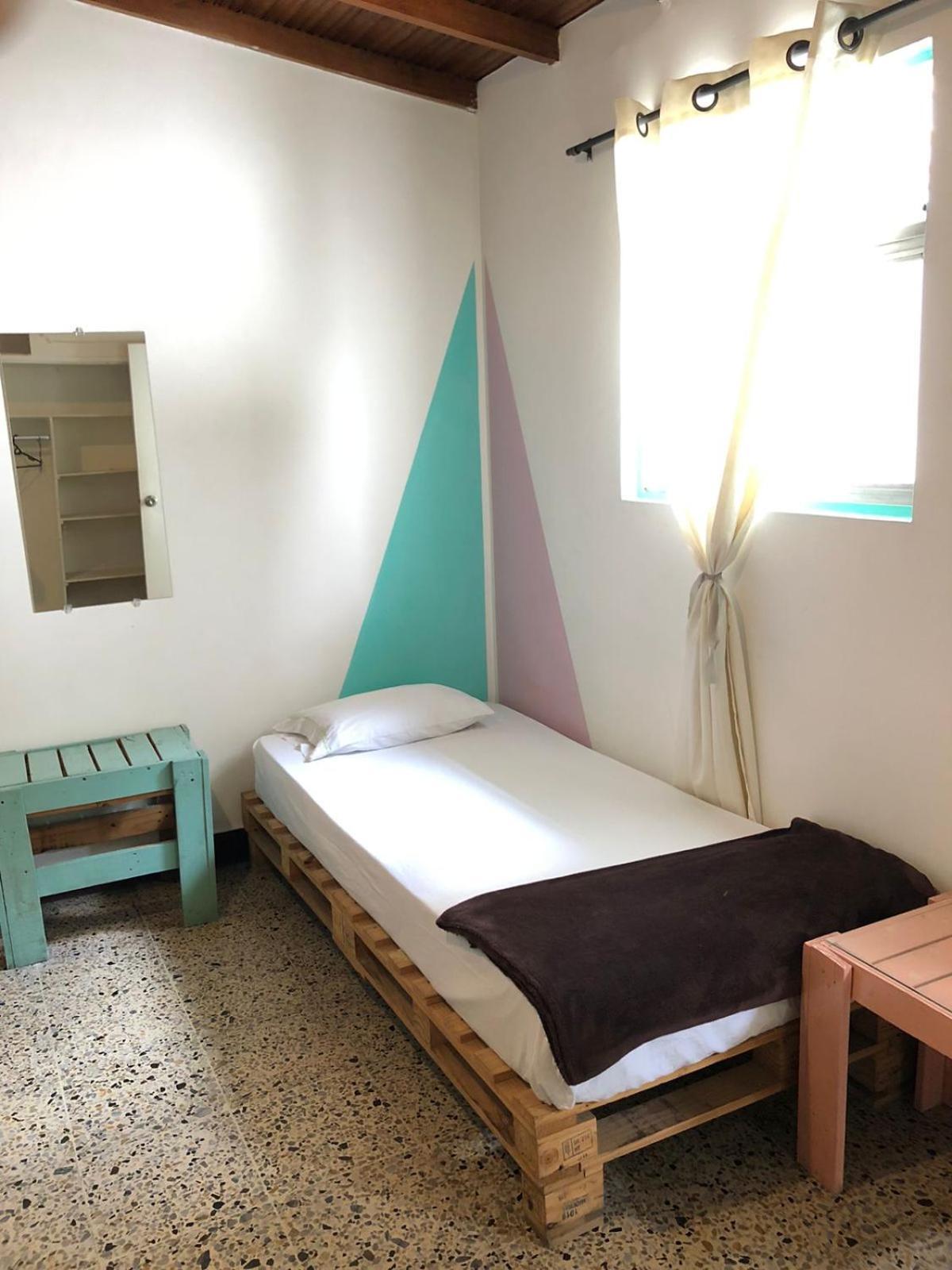 Hostal Rich 메딜린 외부 사진