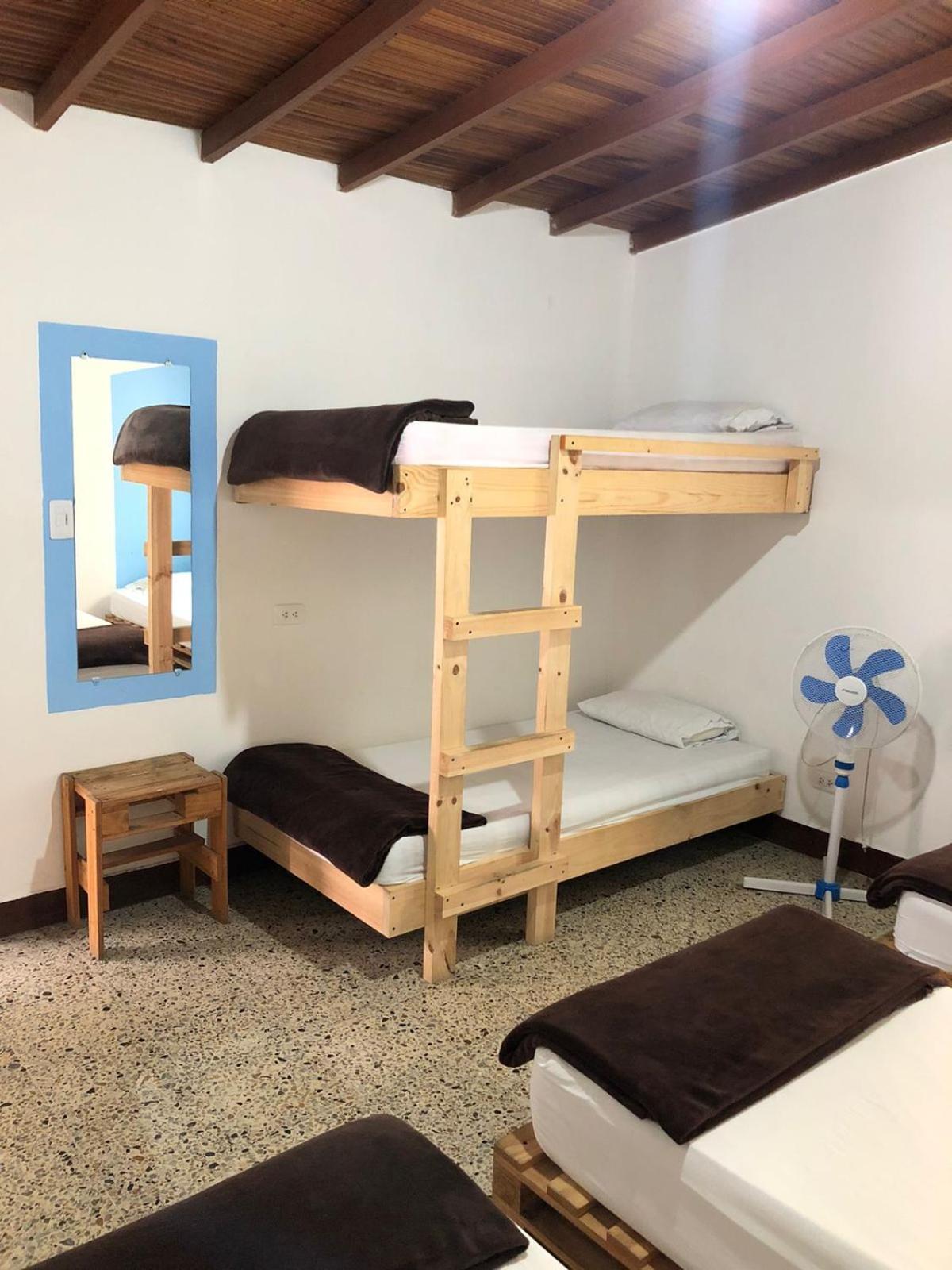 Hostal Rich 메딜린 외부 사진