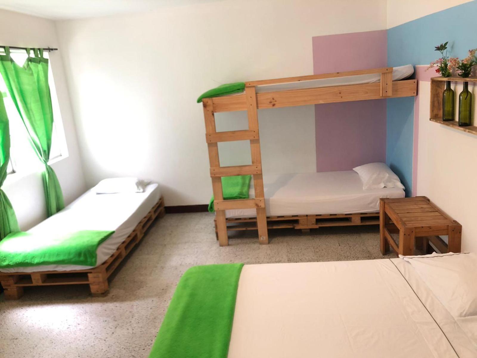 Hostal Rich 메딜린 외부 사진