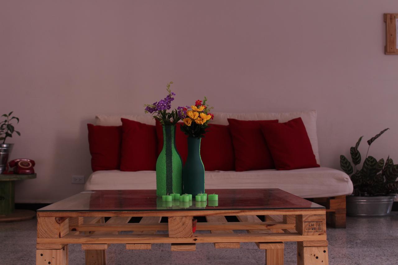 Hostal Rich 메딜린 외부 사진