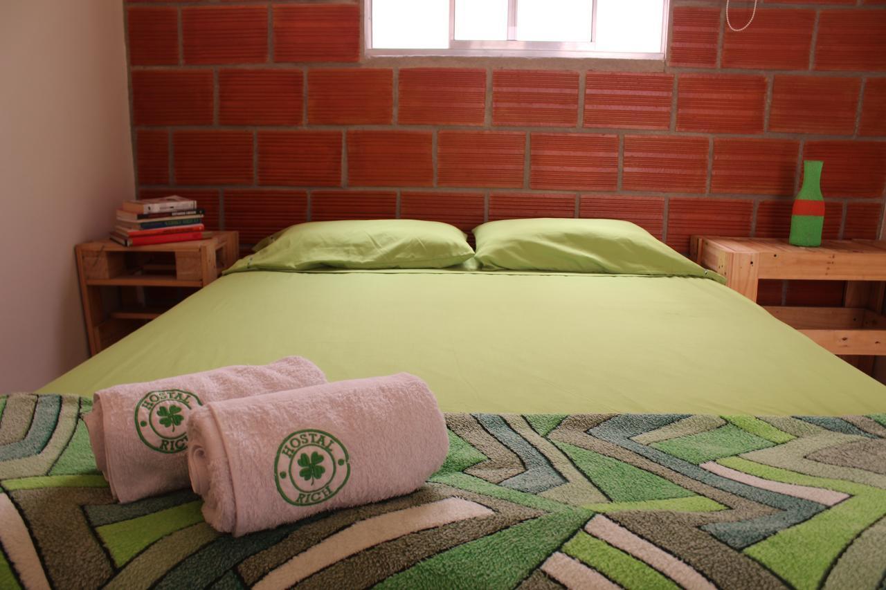 Hostal Rich 메딜린 외부 사진