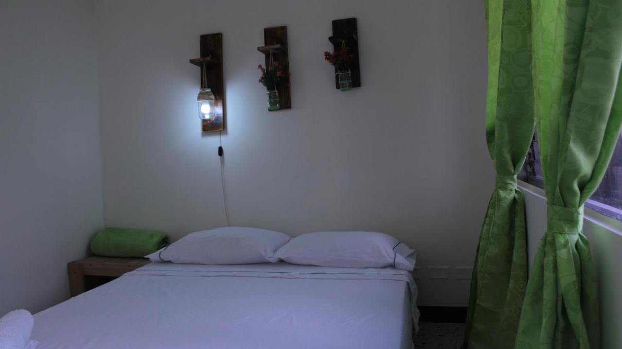 Hostal Rich 메딜린 외부 사진